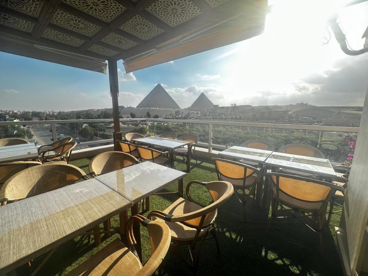Doudou Pyramids View Hotel Kafret el-Gabal Exterior foto