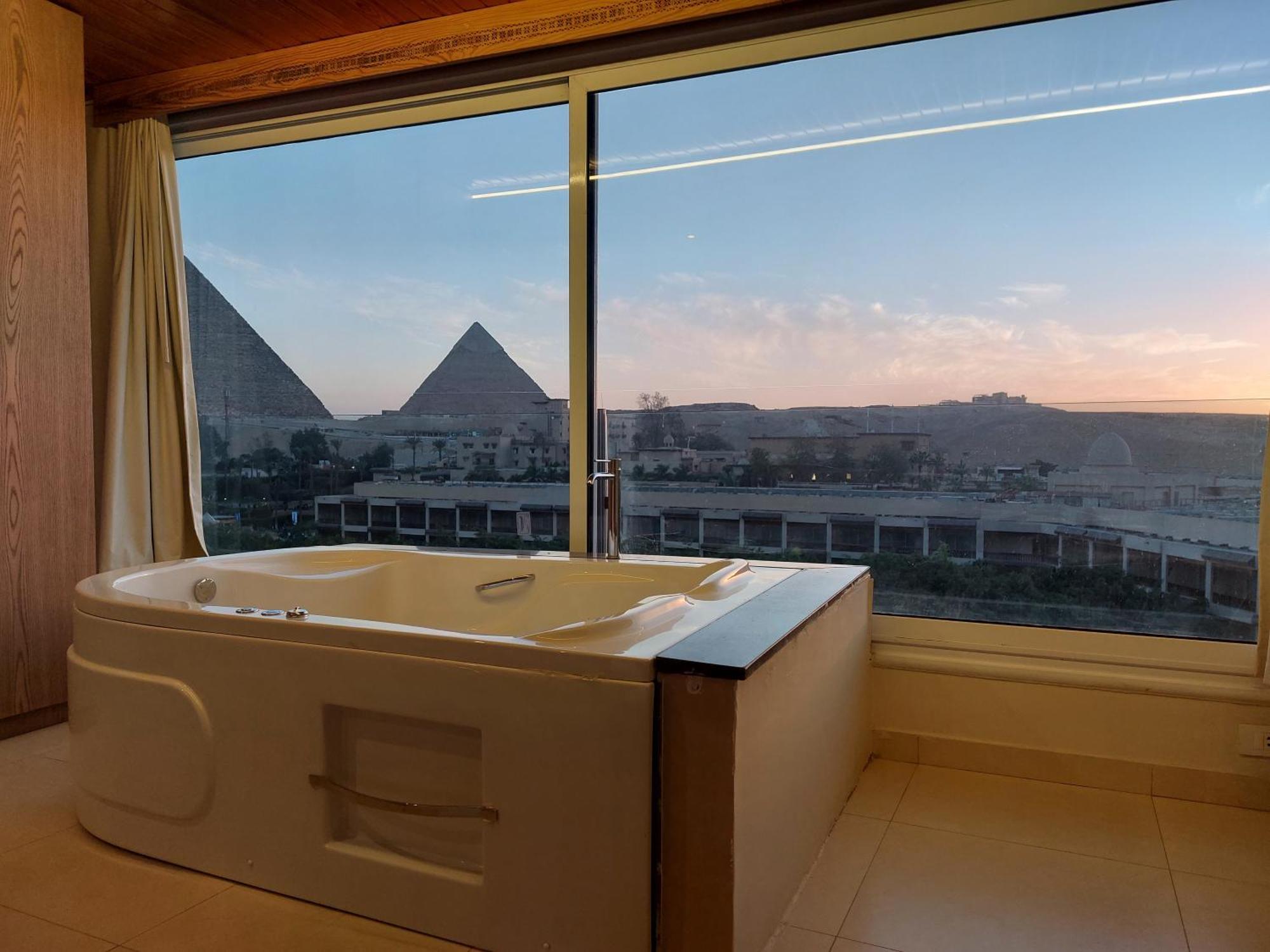 Doudou Pyramids View Hotel Kafret el-Gabal Exterior foto